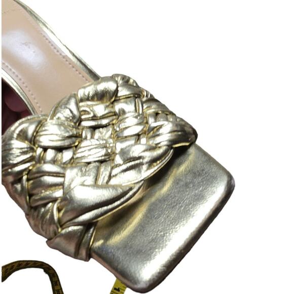 MARC Fisher Draya Heels Gold size 6 new with imperfections - Picture 8 of 9